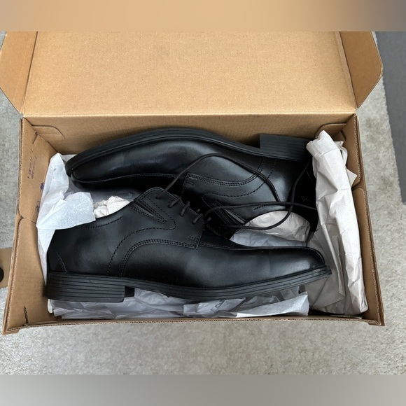 CLARKS Whiddon Pace Black Leather, Size Mens 10, EUC, Dress shoes - Picture 5 of 13